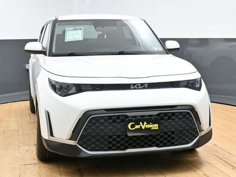 Used 2023 Kia Soul LX w/ Option Group 015 FWD image 4