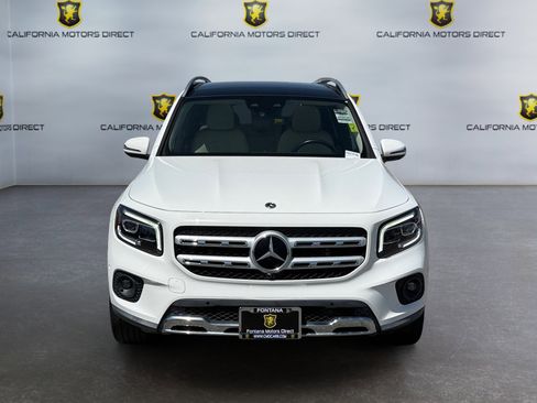 Used 2023 Mercedes-Benz GLB 250 4MATIC w/ Premium Package image 8