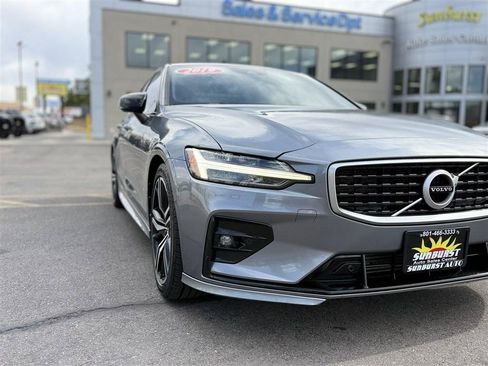 Used 2019 Volvo S60 T5 R-Design FWD image 10