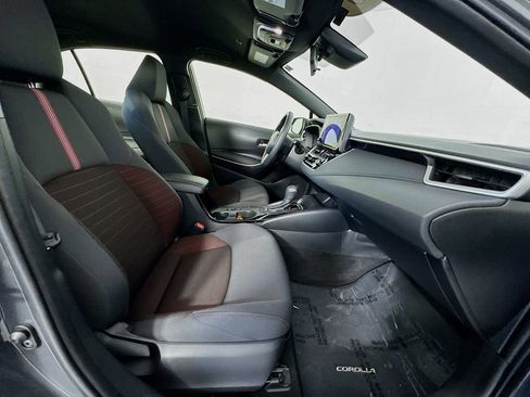 Used 2025 Toyota Corolla SE image 32