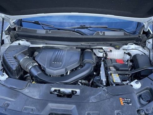 Used 2025 Chevrolet Traverse LT image 30