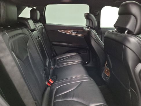 Used 2017 Lincoln MKX Reserve FWD image 19