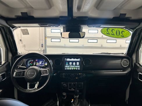 Used 2022 Jeep Wrangler Unlimited Sahara AWD/4WD image 29