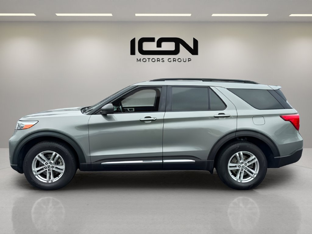 Used 2020 Ford Explorer XLT w/ Comfort Package AWD/4WD image 2