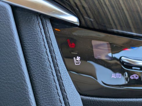 Certified 2022 Cadillac XT6 Sport w/ Platinum Package image 30