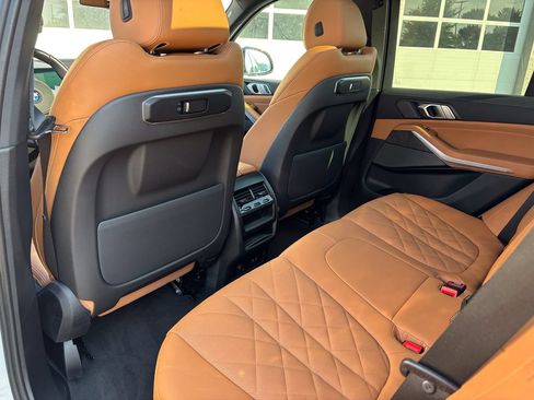 Used 2024 BMW X5 xDrive40i w/ M Sport Package AWD/4WD image 43