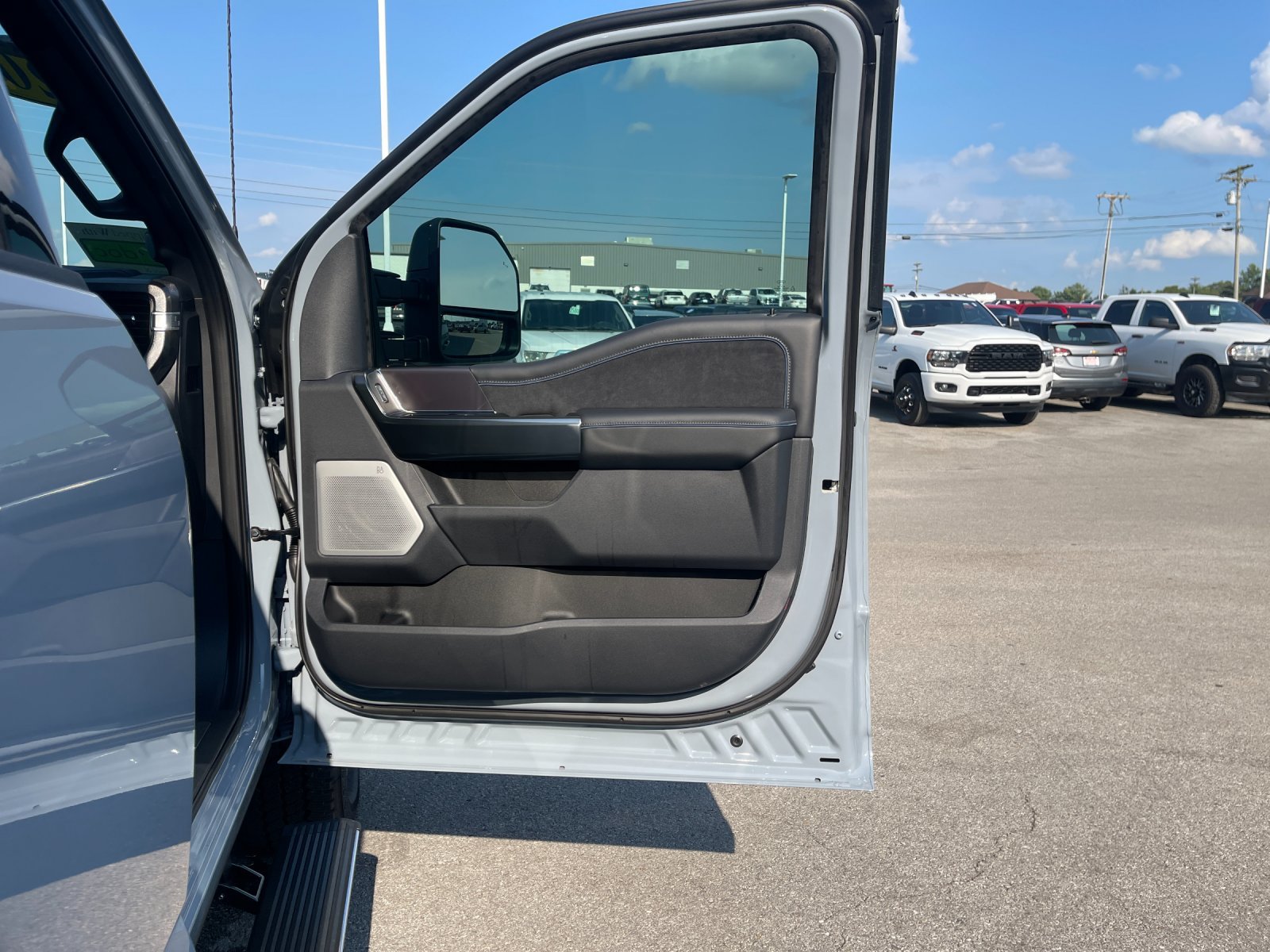 New 2026 Ford F250 Platinum w/ FX4 Off-Road Package AWD/4WD image 18