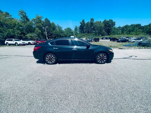 Used 2016 Nissan Altima 2.5 S w/ Power Driver Seat Package FWD image 7