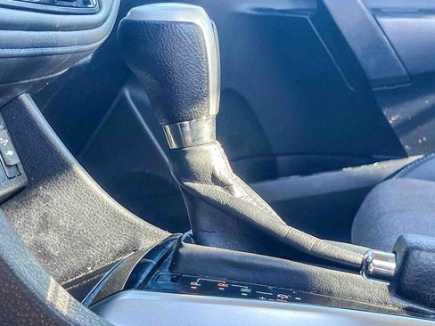 Used 2017 Toyota Corolla SE w/ Carpet Mat Package (TMS) image 16