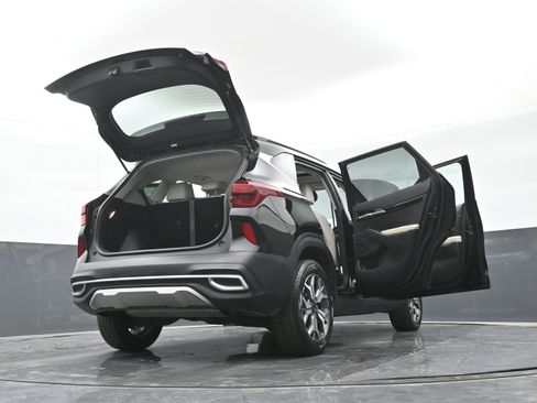 Used 2021 Kia Seltos EX image 50