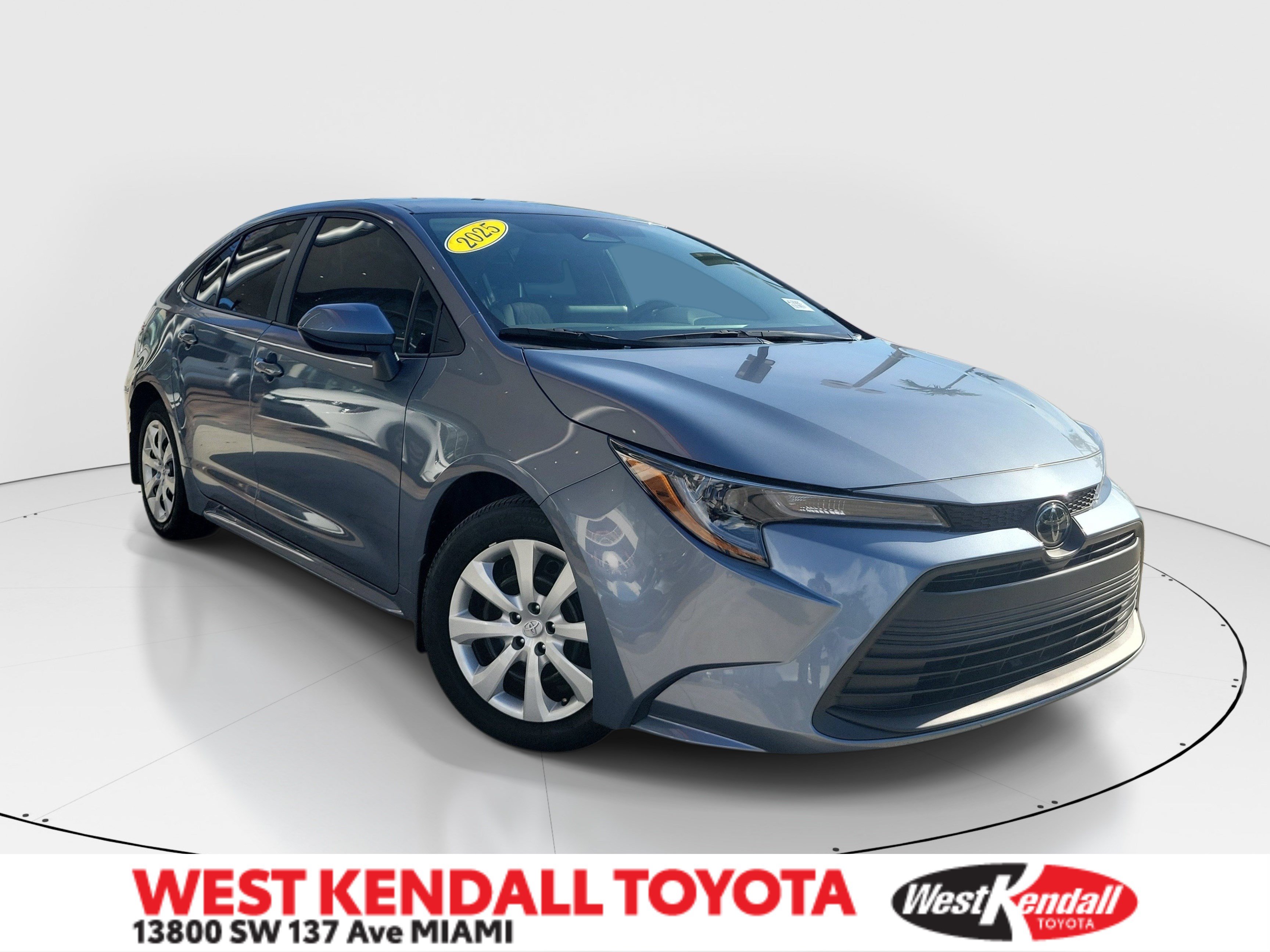Used 2025 Toyota Corolla LE FWD image 1
