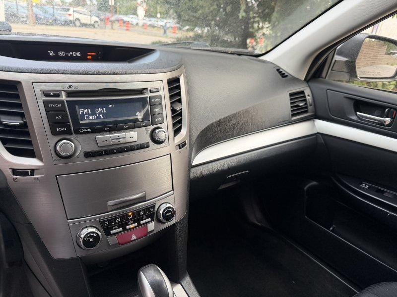 Used 2012 Subaru Outback 2.5i Premium w/ All-Weather Pkg AWD/4WD image 12