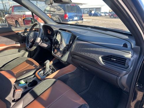 Used 2025 Subaru Forester Touring w/ Popular Package - Touring image 11