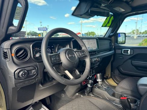 Used 2026 Jeep Gladiator Mojave AWD/4WD image 21