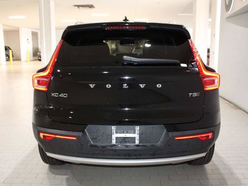 Used 2020 Volvo XC40 T5 Momentum w/ Protection Package Premier AWD/4WD image 6