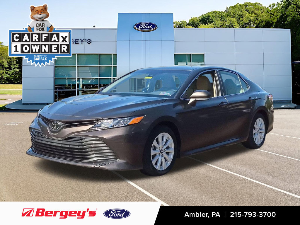 Used 2018 Toyota Camry LE w/ Convenience Package FWD image 1