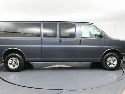 Used 2017 Chevrolet Express 3500 LT w/ LT Preferred Equipment Group image 7