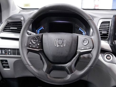 Certified 2024 Honda Odyssey EX image 17