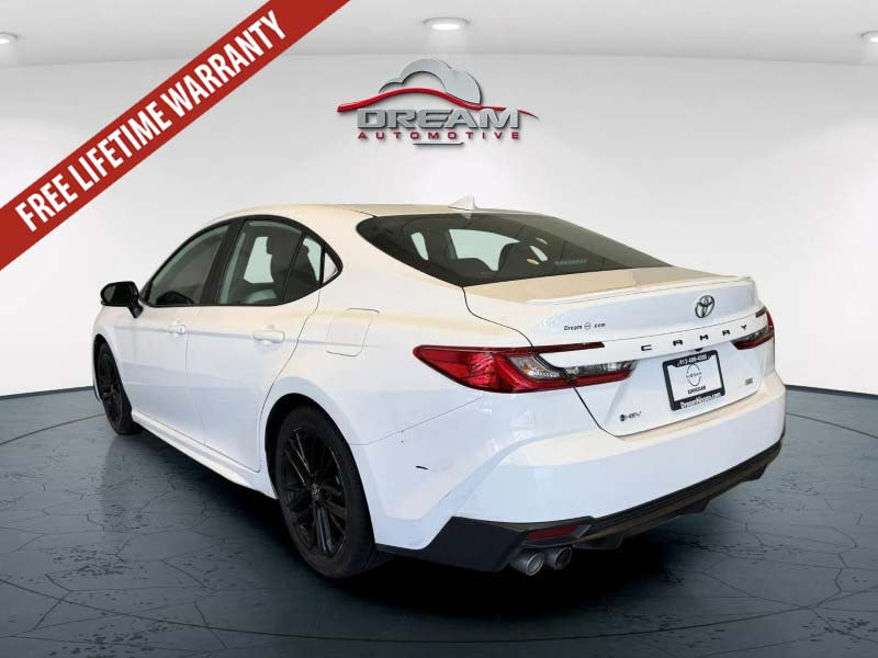 Used 2025 Toyota Camry SE FWD image 6