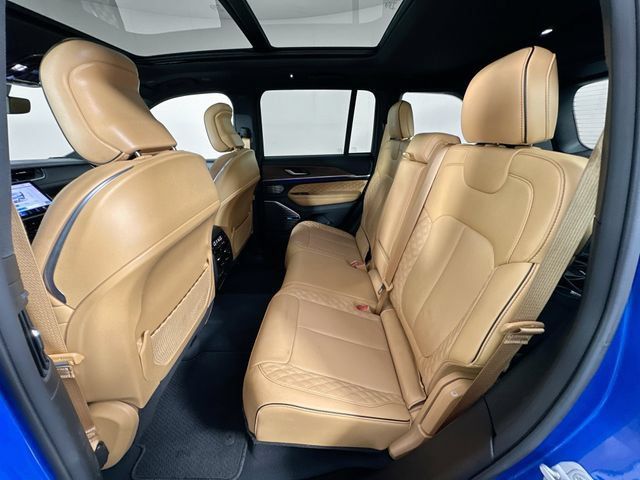 Used 2023 Jeep Grand Cherokee Summit 4xe AWD/4WD image 28