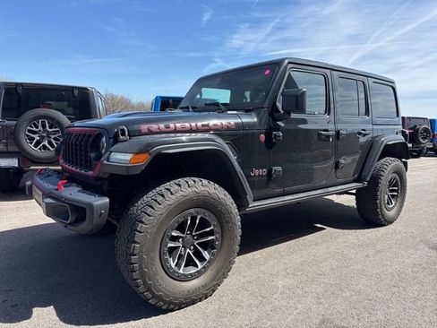 Used 2024 Jeep Wrangler Unlimited Rubicon AWD/4WD image 7