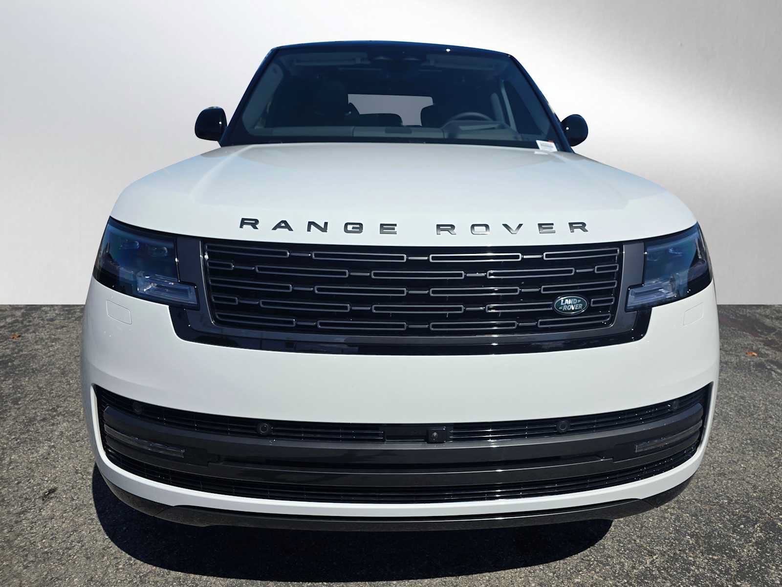 New 2026 Land Rover Range Rover Long Wheelbase SE AWD/4WD image 8