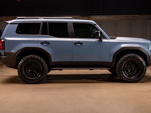 Used 2025 Toyota Land Cruiser w/ Premium Package image 11