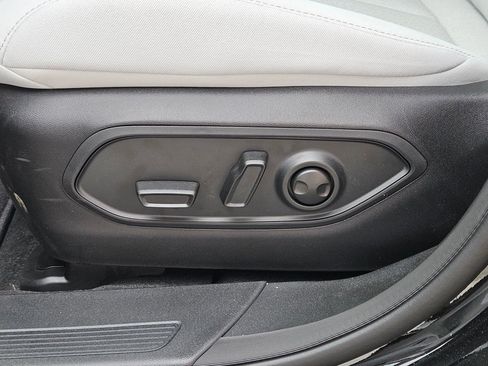 New 2026 Jeep Cherokee Laredo image 18