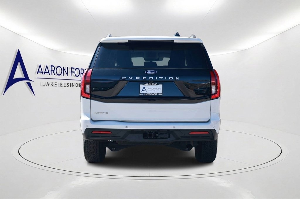 Used 2025 Ford Expedition Active RWD image 5