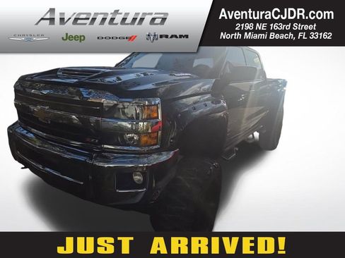Used 2019 Chevrolet Silverado 2500 LT w/ LT Convenience Package image 1
