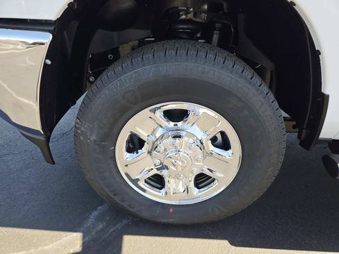 New 2026 RAM 2500 Tradesman AWD/4WD image 19