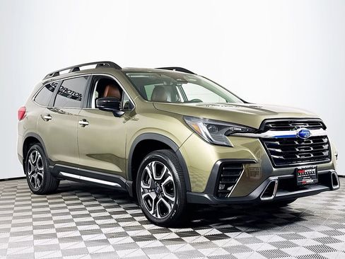 Used 2025 Subaru Ascent Touring AWD/4WD image 1