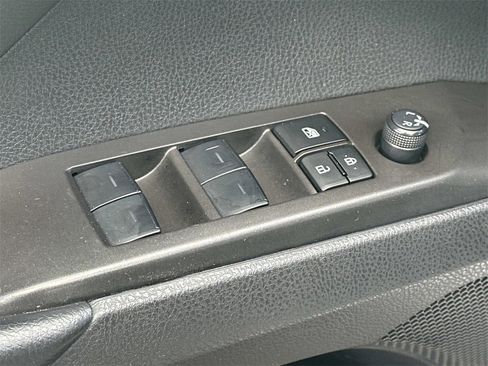 Used 2023 Toyota Camry SE image 16