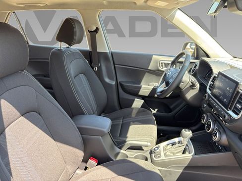 New 2026 Hyundai Venue SEL FWD image 8