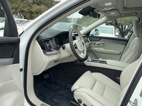 New 2026 Volvo XC90 T8 Ultra w/ Protection Package Premier image 11