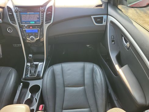 Used 2014 Hyundai Elantra GT w/ Option Group 03 image 16