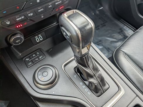 Used 2019 Ford Ranger Lariat w/ Equipment Group 501A Mid image 19