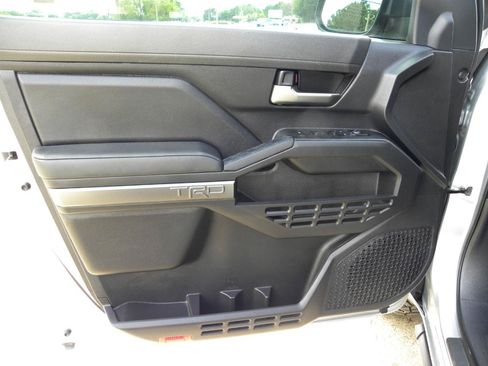 Used 2024 Toyota Tacoma 4x4 Double Cab image 19