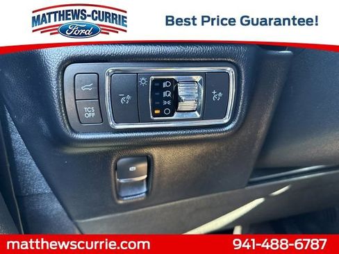 Used 2022 Lincoln Nautilus FWD image 25