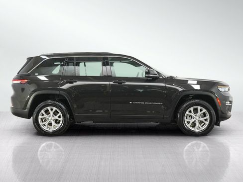 Used 2023 Jeep Grand Cherokee Limited AWD/4WD image 6