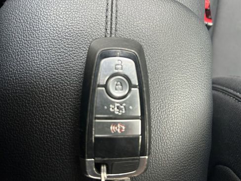 Used 2020 Ford Mustang Coupe image 31