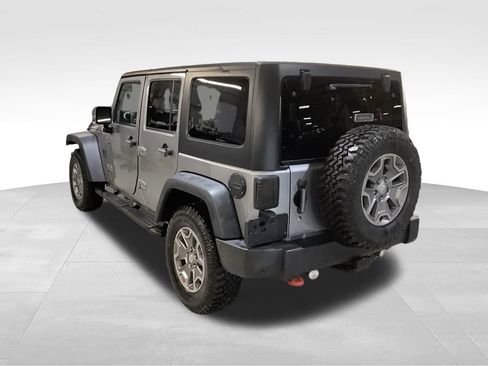 Used 2018 Jeep Wrangler Unlimited Rubicon w/ Connectivity Group AWD/4WD image 8