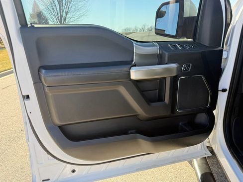 Used 2015 Ford F150 Lariat image 34