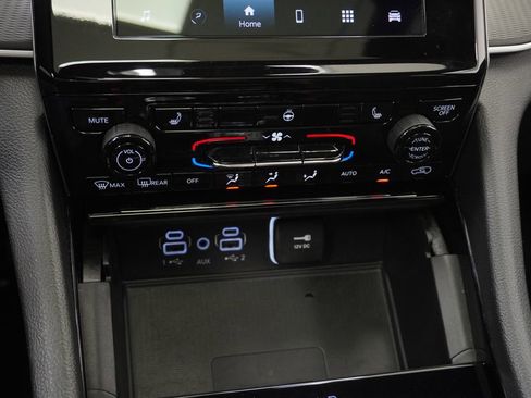 Used 2023 Jeep Grand Cherokee Altitude image 31