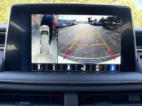 Used 2022 Chevrolet Suburban RST w/ Sport Performance Package AWD/4WD image 28