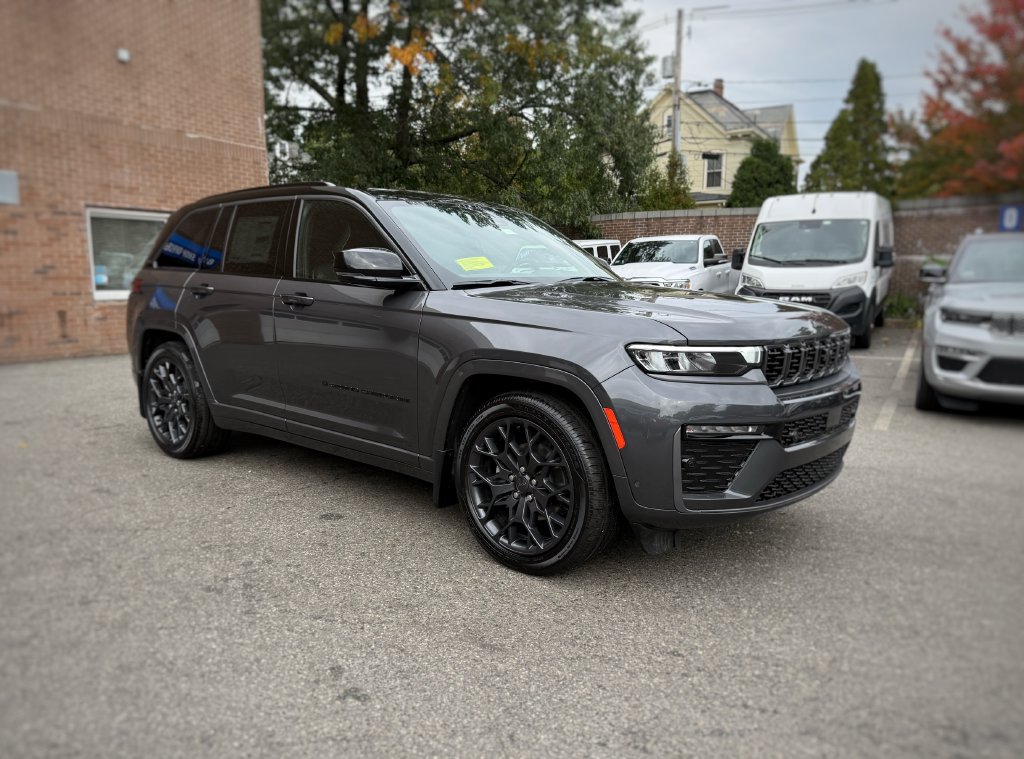 New 2026 Jeep Grand Cherokee Summit w/ Obsidian Package AWD/4WD image 3