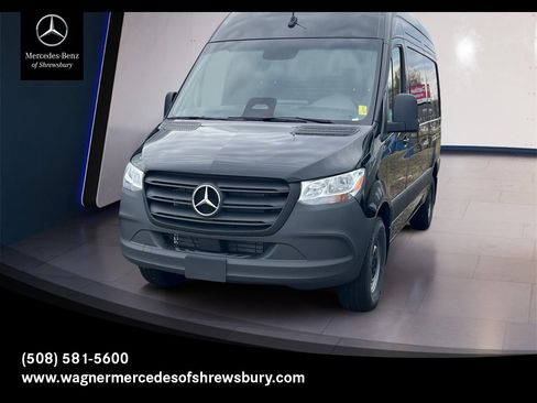 Used 2025 Mercedes-Benz Sprinter 2500 image 1