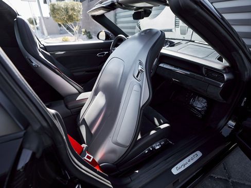 Used 2019 Porsche 911 Targa 4 GTS image 39