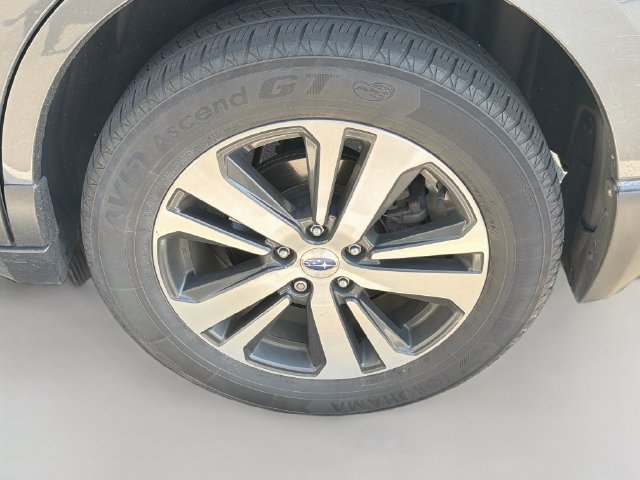 Used 2019 Subaru Outback 3.6R Limited AWD/4WD image 9