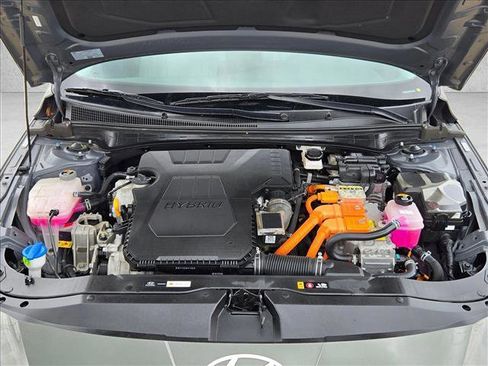 Used 2025 Hyundai Elantra Limited FWD image 25